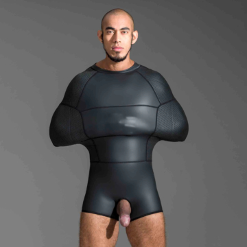 665 Neoprene Pod Suit - Black - Small